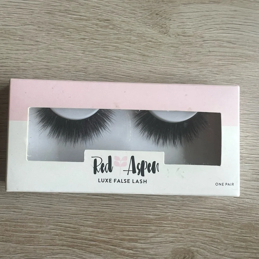 Red + Aspen Luxe False Lash Set. Bundle of six unused faux lashes! NEW! - Picture 7 of 7